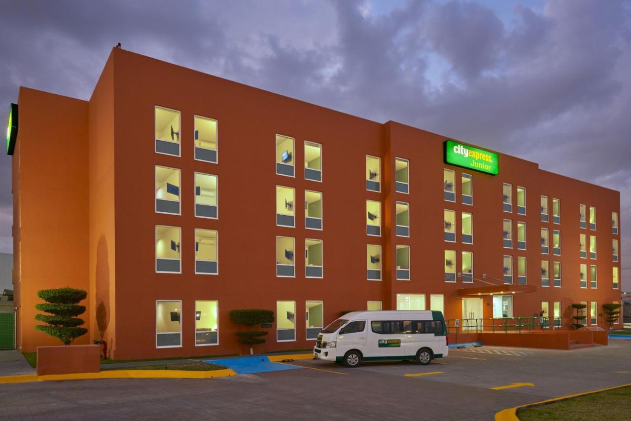 City Express Junior By Marriott Toluca Aeropuerto Extérieur photo