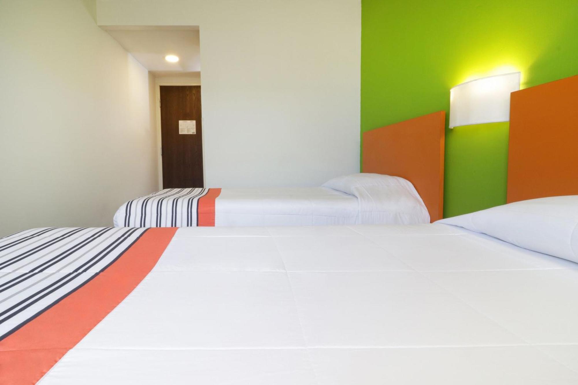 City Express Junior By Marriott Toluca Aeropuerto Extérieur photo