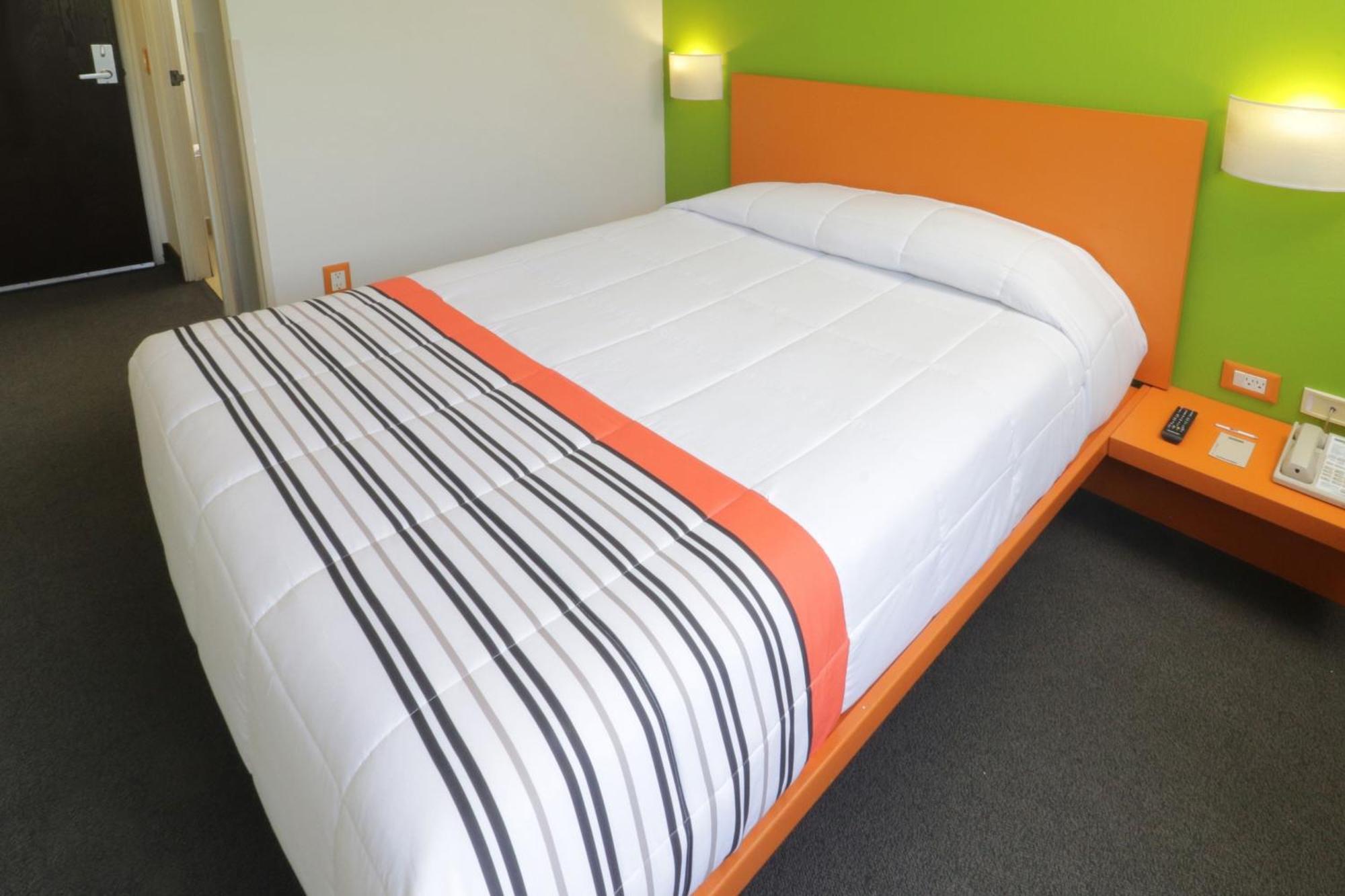 City Express Junior By Marriott Toluca Aeropuerto Extérieur photo