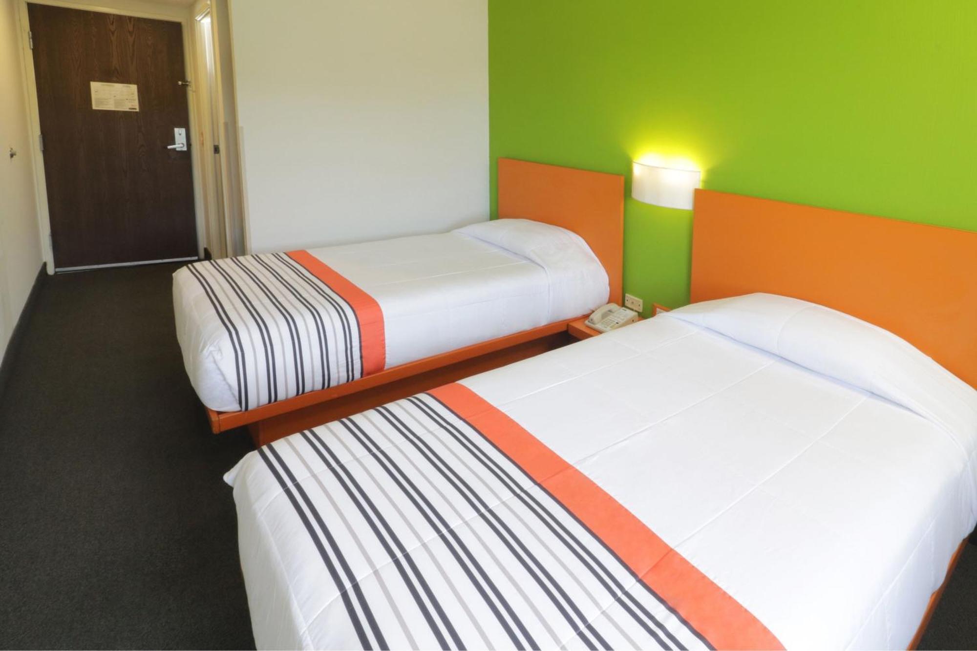 City Express Junior By Marriott Toluca Aeropuerto Extérieur photo