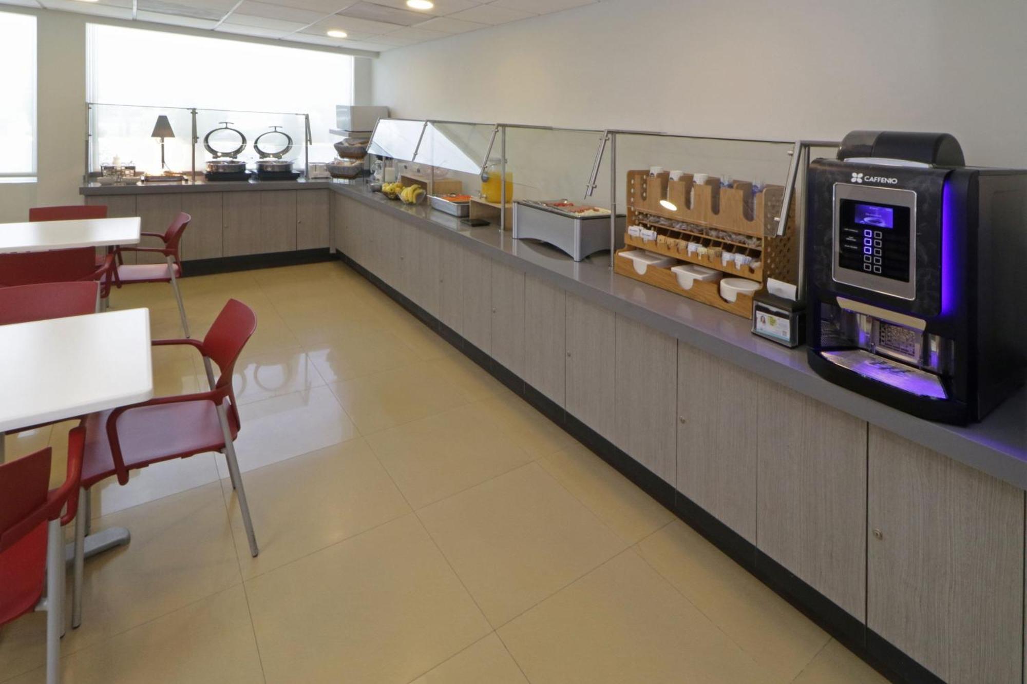 City Express Junior By Marriott Toluca Aeropuerto Extérieur photo